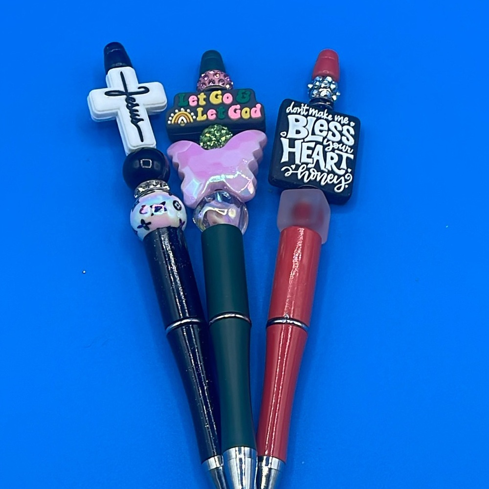 Custom refillable pen